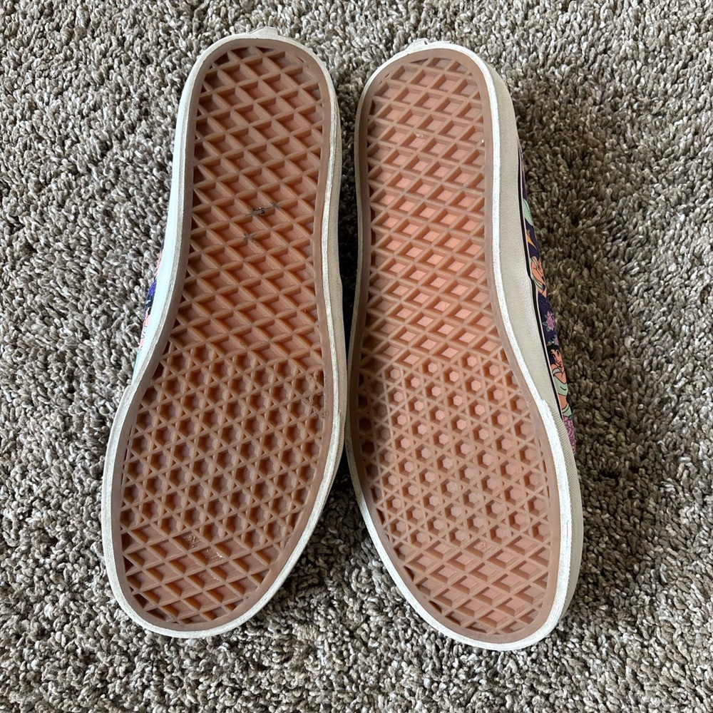 😱 SALE - Disney Vans (Aladdin) - Picture 7 of 8